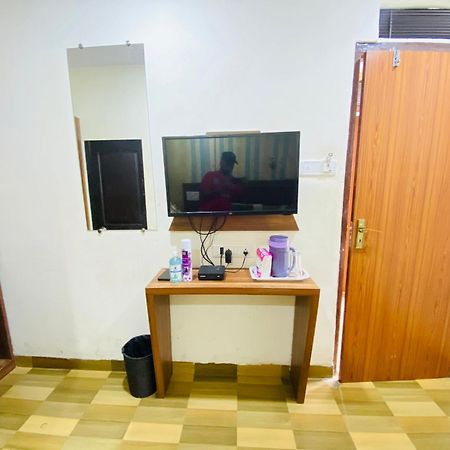 Airport Inn Residency Мумбаи Экстерьер фото