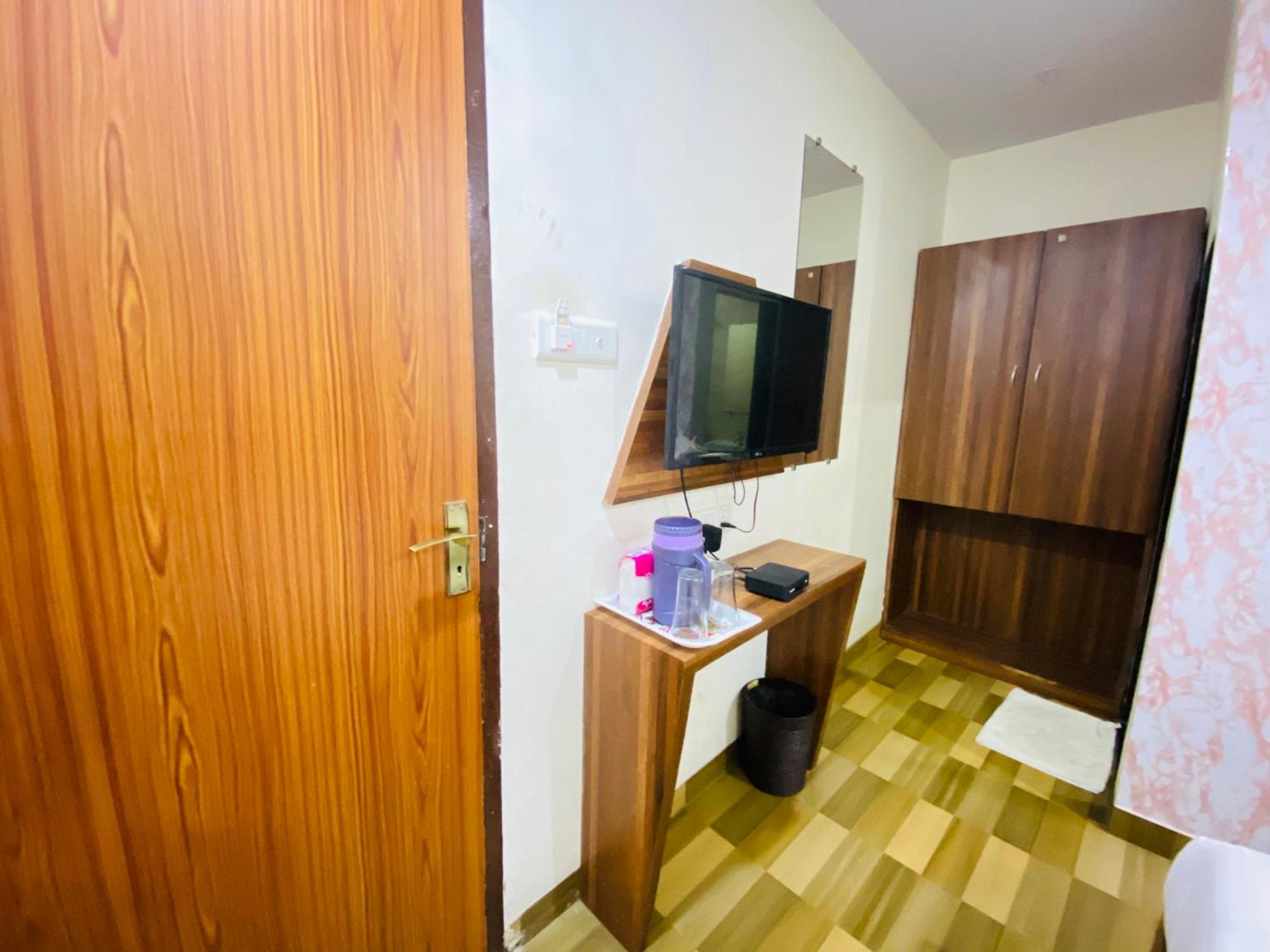 Airport Inn Residency Мумбаи Экстерьер фото