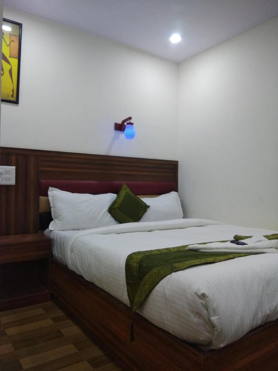 Airport Inn Residency Мумбаи Экстерьер фото