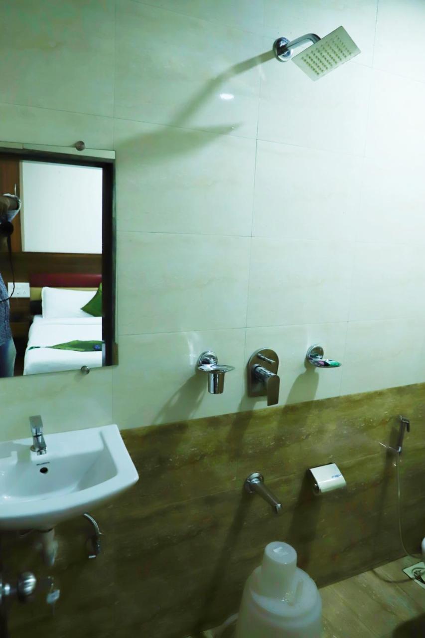 Airport Inn Residency Мумбаи Экстерьер фото