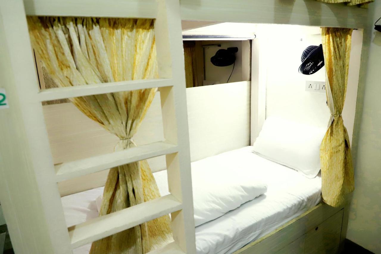 Airport Inn Residency Мумбаи Экстерьер фото